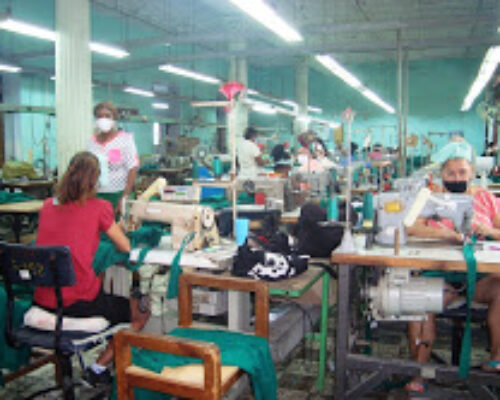 Impulsan producciones para sector de la salud en Morón