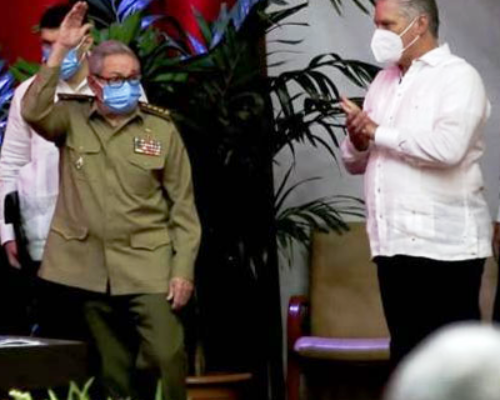 Con el pie en el estribo para defender a la Patria
