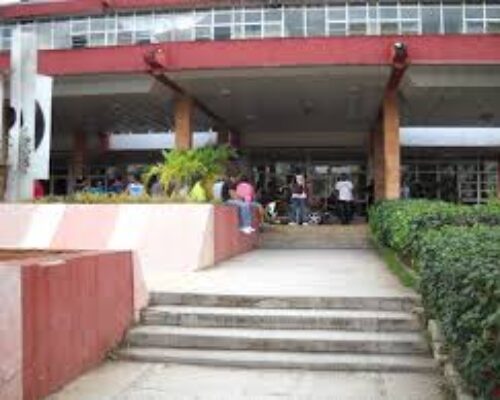 Afecta el bloqueo servicios hospitalarios básicos