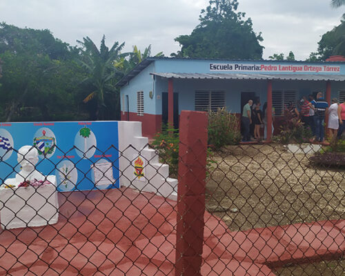 Beneficiadas escuelas avileñas con acciones constructivas