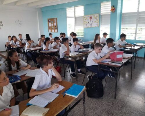 Aplican novedosos métodos para la enseñanza de la Historia en Morón