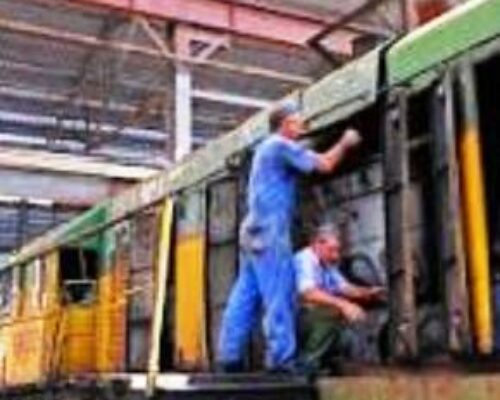Prosiguen acciones de reparación y mantenimiento técnico a coches y locomotoras