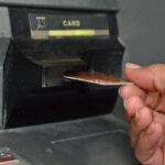 Buscan soluciones ante déficit de efectivo en cajeros automáticos