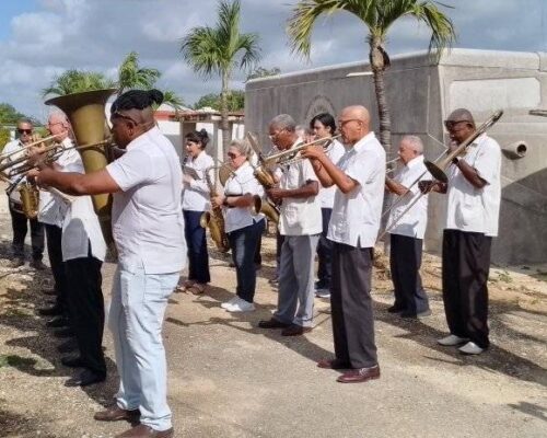 Homenaje a la bailarina Vivian Díaz Guedes
