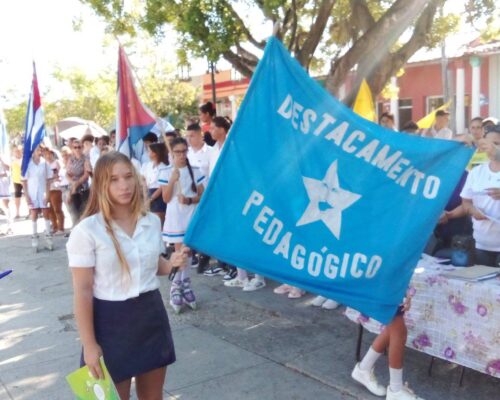 Consolidan gestión por el magisterio