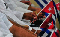 Rechaza China presiones contra colaboración médica cubana