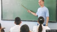 Buscan alternativas para suplir déficit de docentes