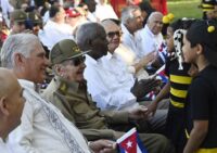 Rinden homenaje a Fidel en Birán Raúl y Díaz-Canel