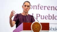 Proseguirá México su convenio para recibir a médicos cubanos