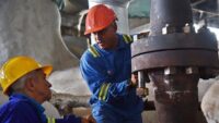Reconoce Díaz-Canel a trabajadores del sector eléctrico