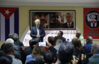 Insta Frei Betto a reforzar el trabajo en las comunidades