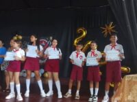 Celebran actos de graduación de la educación primaria en Morón